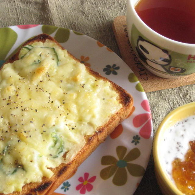 紅茶に合う簡単朝食(1)：サラダトースト