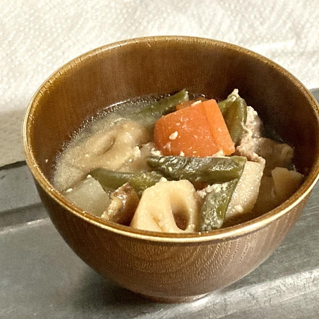 電気圧力鍋で作る豚汁の作り方（2〜3人分）