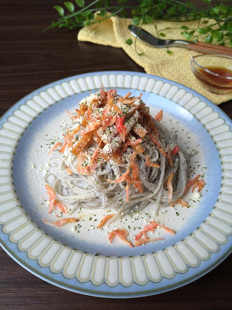 素麺マンネリ化のときは…☆いなり寿司の揚げで〜小エビチーズのほろ甘素麺