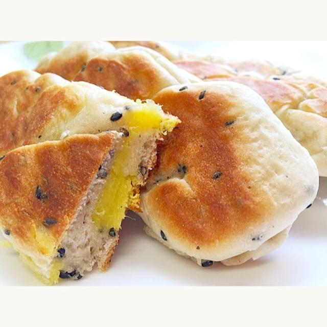 食物繊維とビタミンたっぷり★フライパンで作れる黒ごまさつまいもツイスト