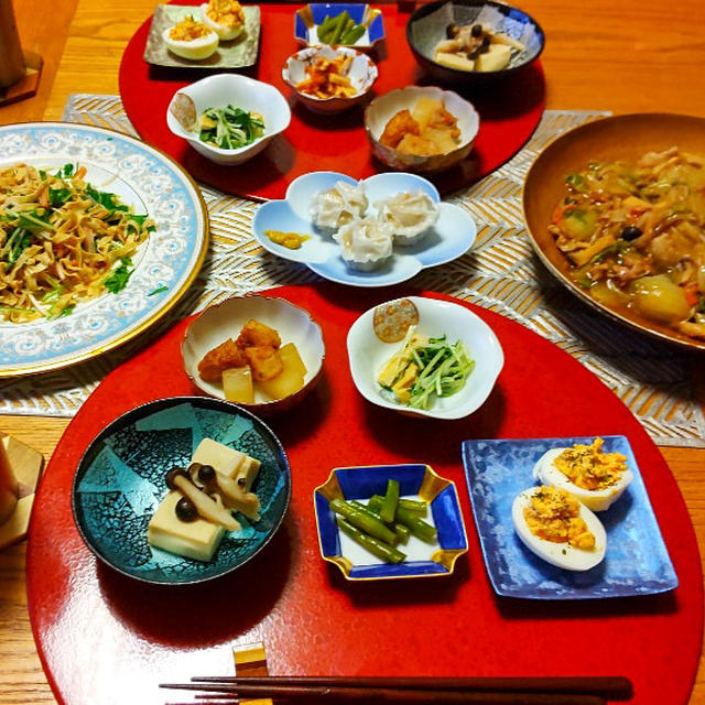 八宝菜的炒め、豆腐干絲と水菜の中華風サラダ、冷凍シューマイと小鉢５品で晩酌