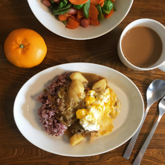 カレーと野菜炒め