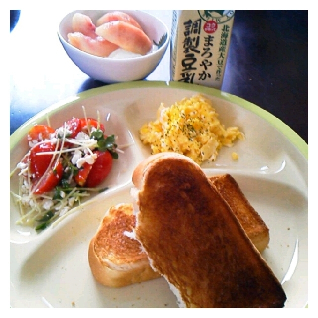 今日の朝ご飯☆トースト＆サラダ