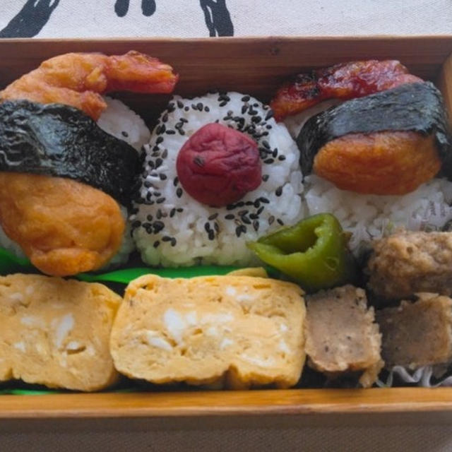 天むすと梅干しおにぎり弁当〖おにぎり弁当〗  #平日お昼ご飯はお弁当or外食