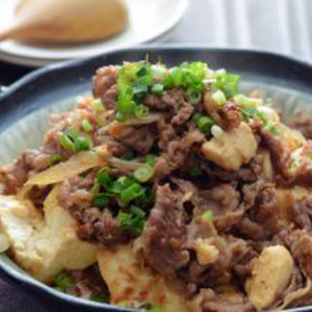 肉豆腐。（フライパンで炒メイン）　と、いかのわた黄身醤油の晩ごはん。