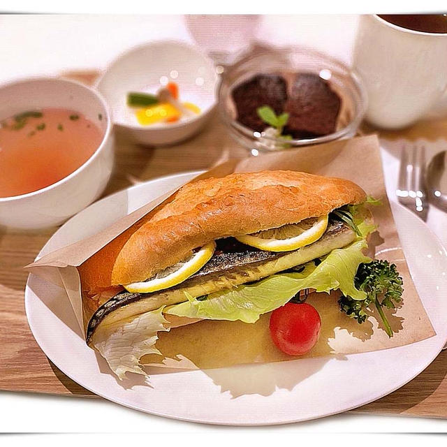 「血液サラサラやみつき鯖サンド」ランチ♪coco de tea(ココデティー）@大塚駅すぐ
