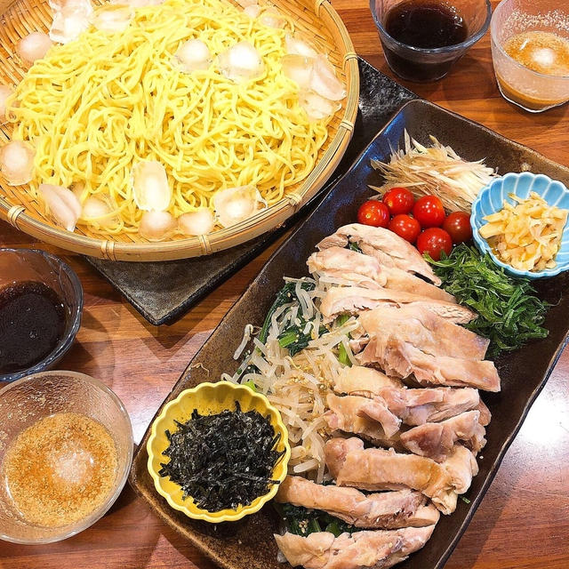 ランチはざるめんです！！