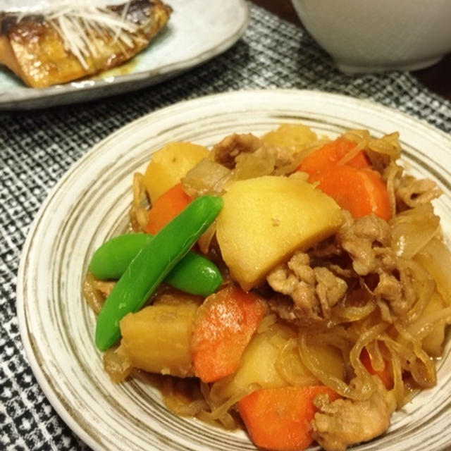 迷うわ〜。と 基本の和食シリーズ。おふくろの味♡うちの肉じゃが♪