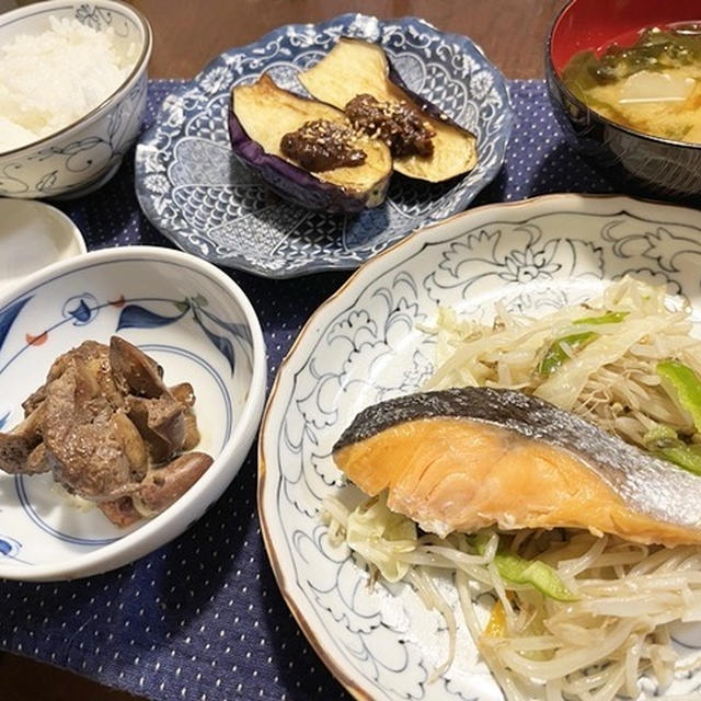 断捨離品を寄付！塩鮭と野菜の酒蒸し