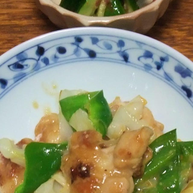 鶏とキャベツとピーマンの味噌炒めとウメカツきゅうり