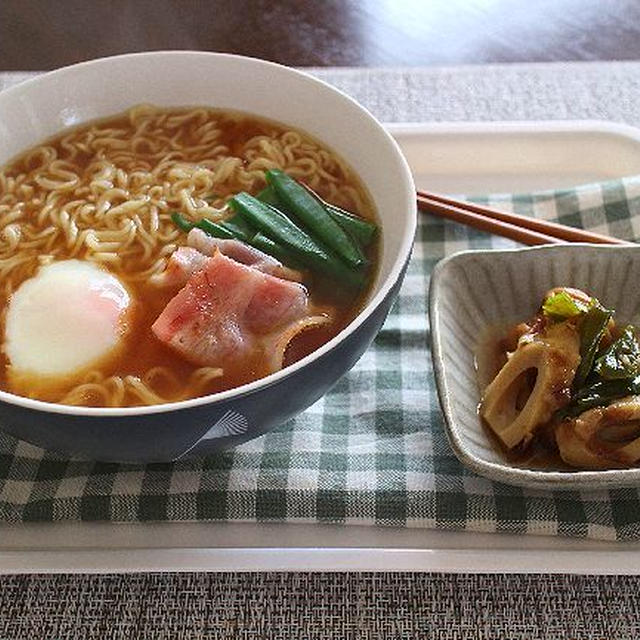 今日のランチは明星チャルメラ♪
