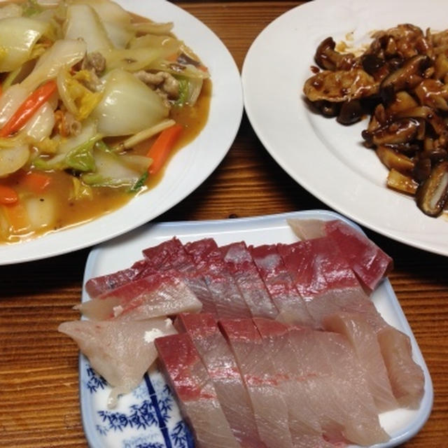 麻婆白菜と麻婆きのこ。カンパチの刺身。カラーの取れたあんこ