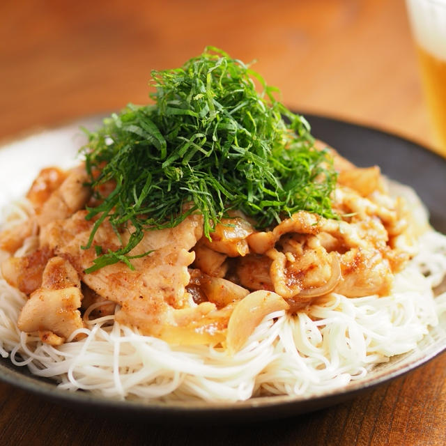 メシ通！鶏むね肉の生姜焼きそうめん、生姜焼きのタレでぶっかけそうめん
