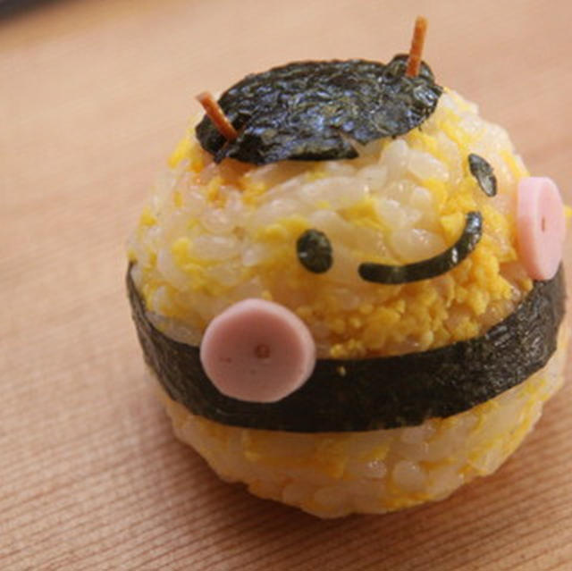 みつばちくんおべんと　と　画伯。
