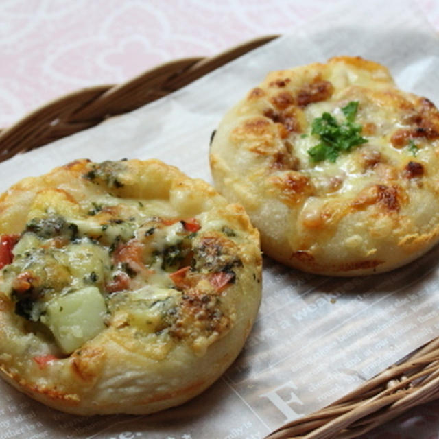 ポテトとトマトのバジルピザパン♪