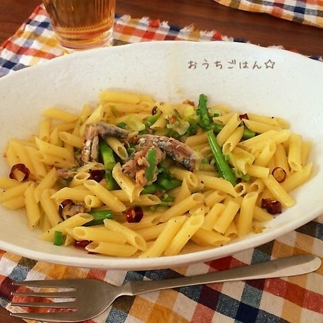 オイルサーディンとアスパラのペンネパスタ