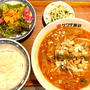 サワダ飯店　サバ節担々麺　大阪梅田　富国生命ビル内にある