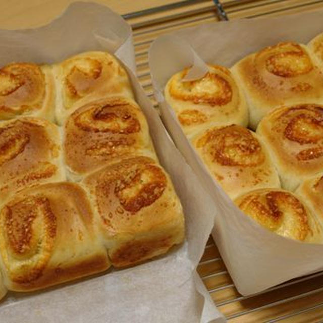 エダムチーズロール