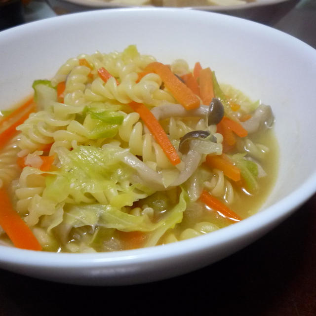 和風だしでほっこり♪野菜たっぷりスープパスタ