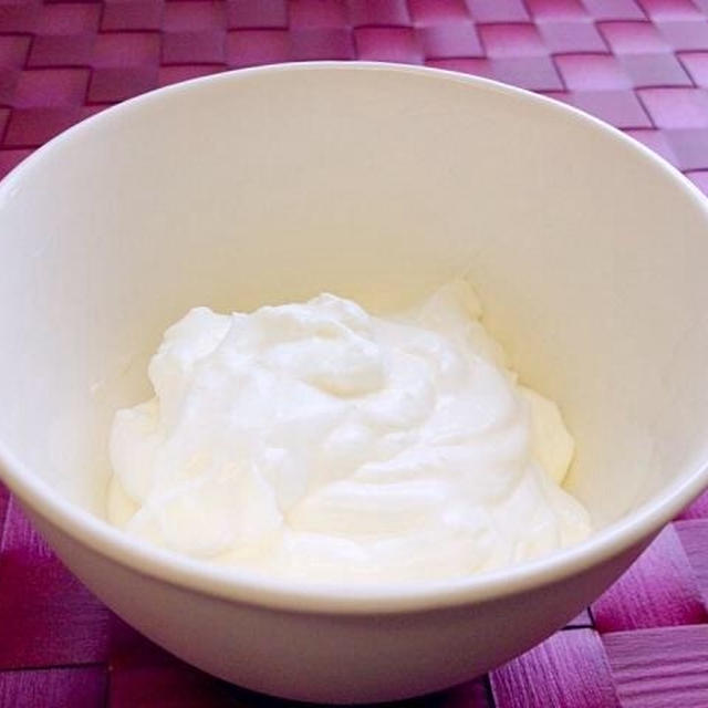 夏にはぴったりな、パンやお菓子にもあうヨーグルトクリーム