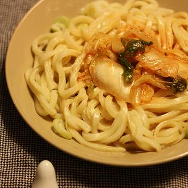 ピリ辛ウマ〜♪キムチ入りマヨうどん
