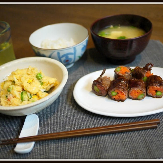 アスパラ人参の牛肉甘辛巻きと突発の脅威。Beef wrapped around vege.