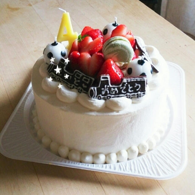 4歳の誕生日ケーキとマカロン日記。