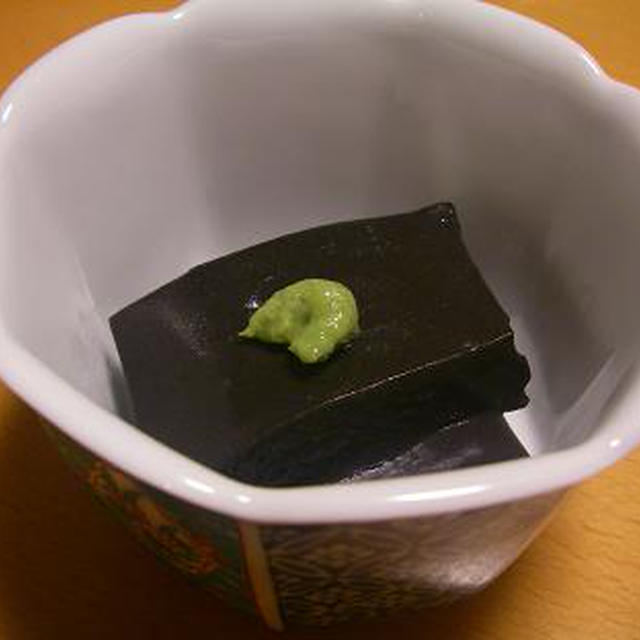 くず粉とごまペーストでつくるごま豆腐
