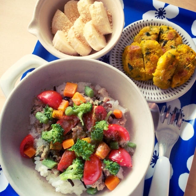 息子の昼ごはん・そぼろご飯