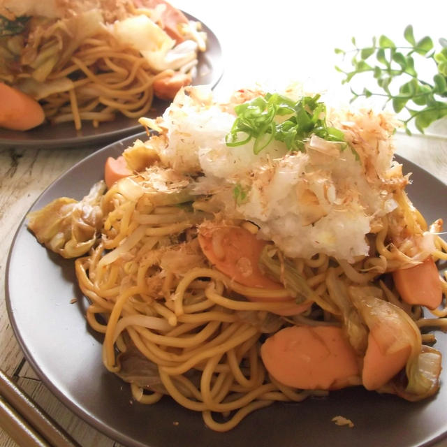 あっさり　スルッと食べられる！レンジで簡単　おろしのっけレタス焼きそば