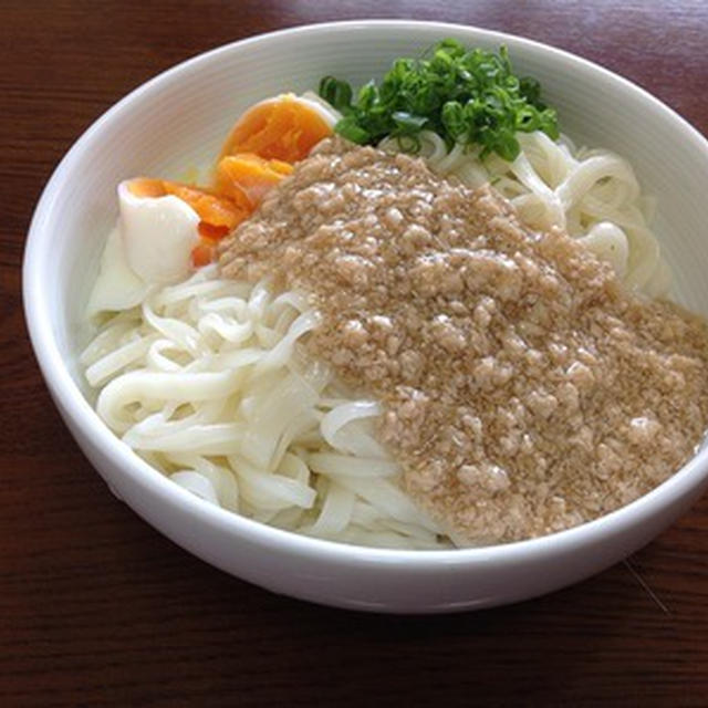最後の氷見うどんは「温玉そぼろぶっかけ」で