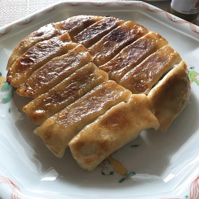 熱々ごはんで暑気払い！北京風焼き餃子「鍋貼( コーテイ )」。