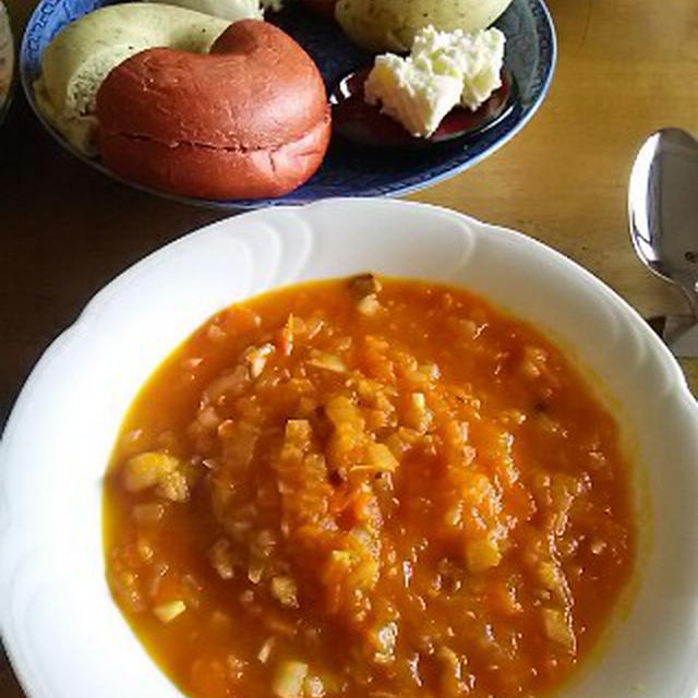 トマト丸ごとスープ：休日のブランチ1