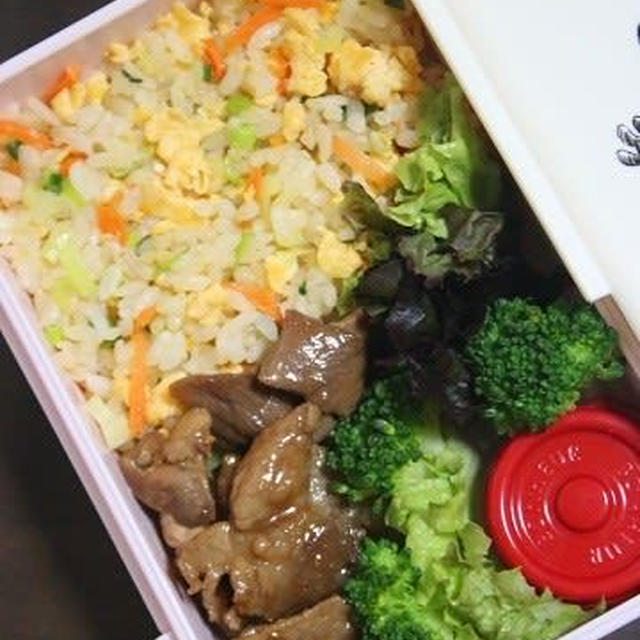 7月3日　　葱玉チャーハン焼き肉サラダ弁当