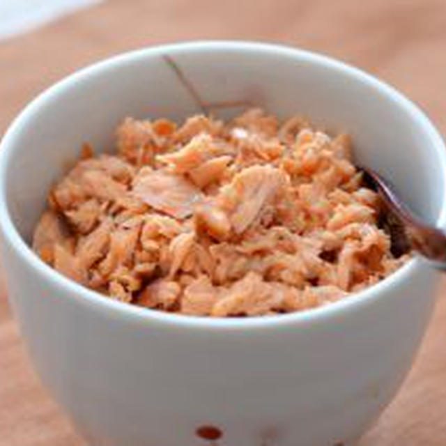 塩鮭フレーク。（フライパンで常備菜）と生野菜がとれないときには。