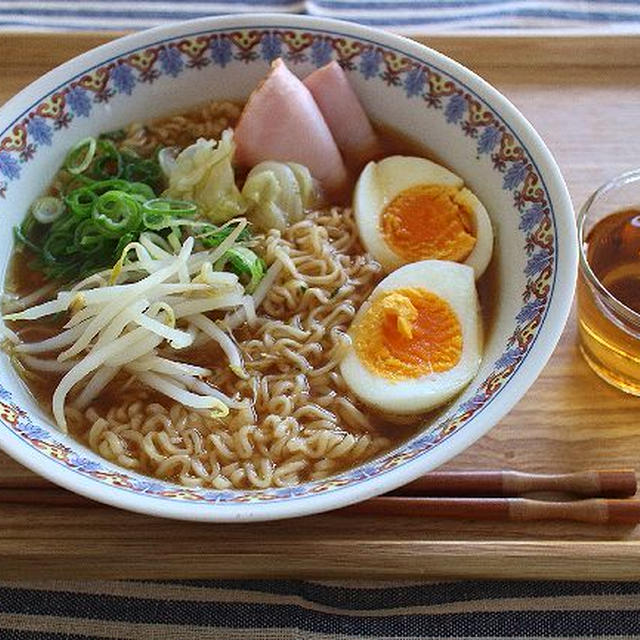 サッポロ一番のしょう油ラーメン