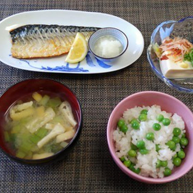 細かい切り込みを入れるひと手間☆うすいえんどう豆ごはん♪☆♪☆♪