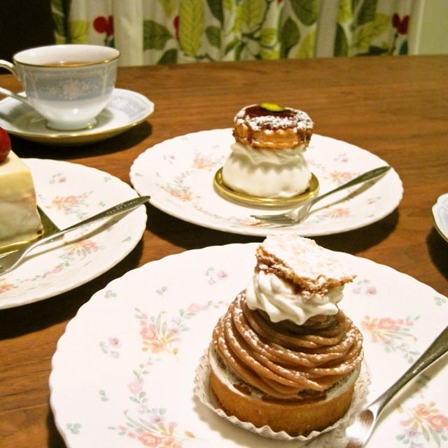 お気に入りのケーキ屋さんのケーキたち。