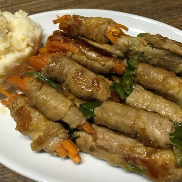 人参とピーマンの肉巻き甘辛ニンニク醤油味