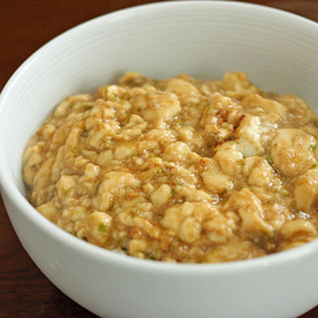 見た目は悪いけど春の風味「ふきのとう豆腐丼」