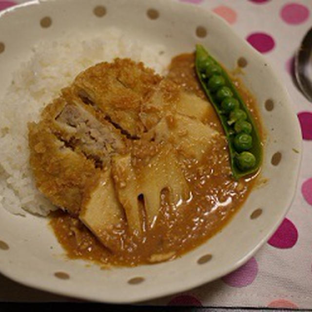 たけのこカレートッピングは米沢牛メンチ❤