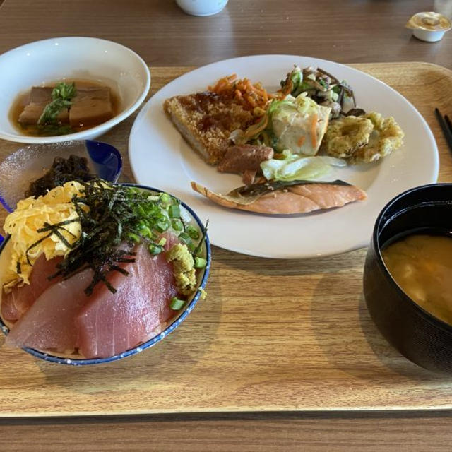 沖縄・北谷「ベッセルホテルカンパーナ」沖縄定番料理が楽しめる朝食ブッフェ