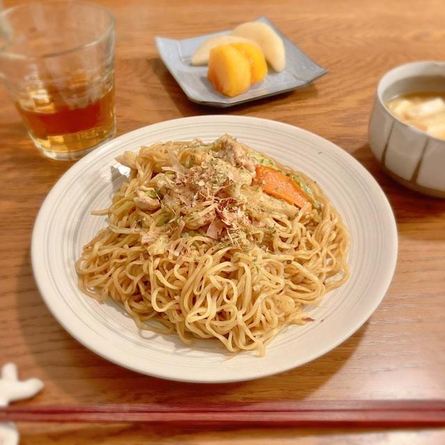 焼きそばからのそばめしで一度で2度おいしい　晩ごはん