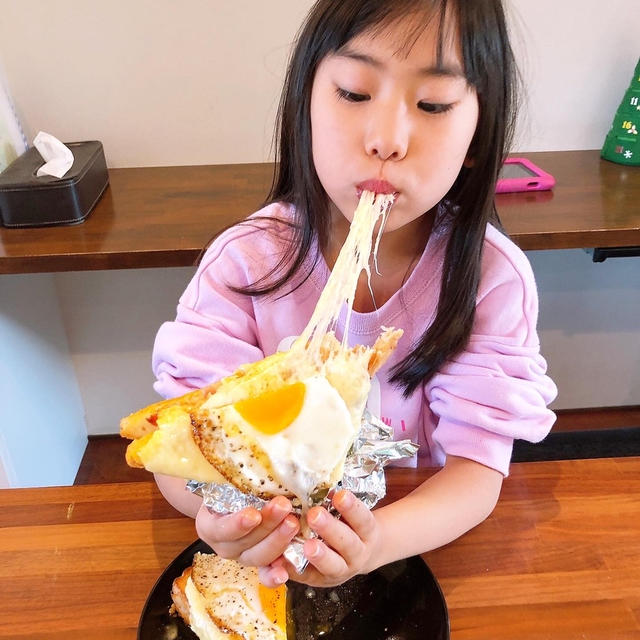 朝ごはんです！シンプルなのにうまい！