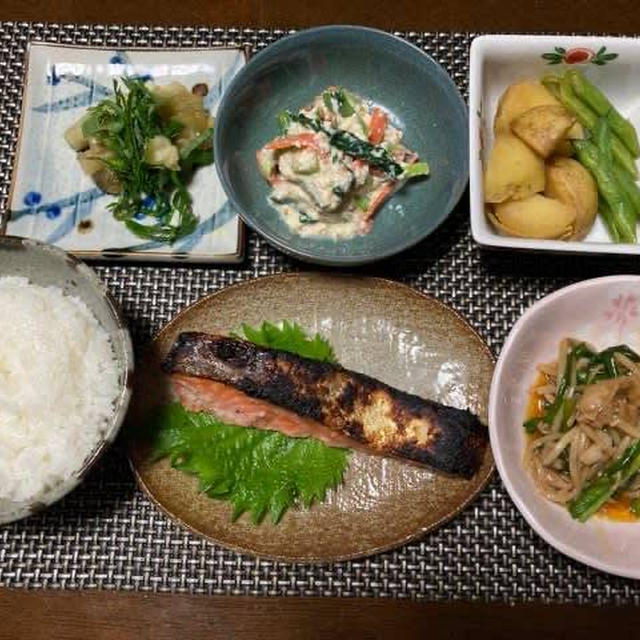 小松菜の白和えと鮭の塩麹焼き