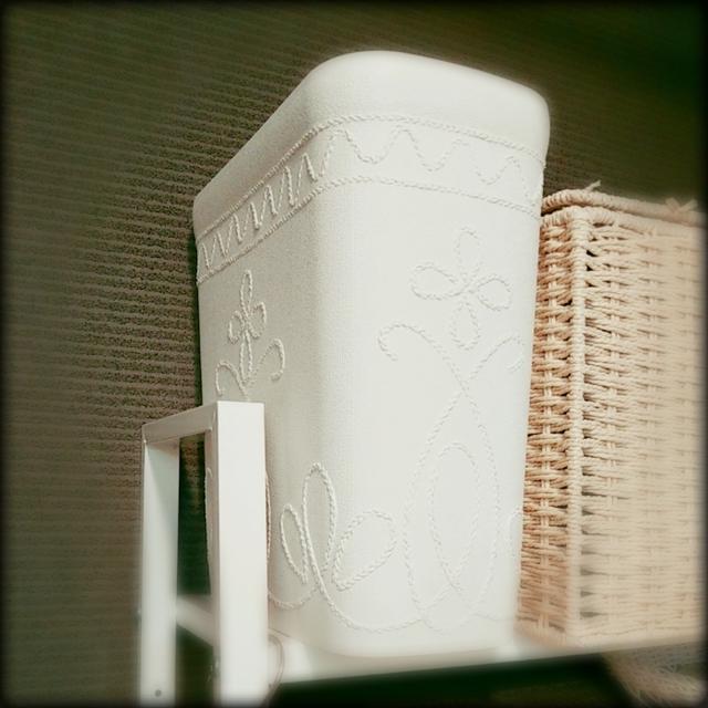 母を思い出す   洗濯用ネット入れと洗濯ばさみ入れ