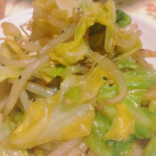 キャベツともやしの炒めもの