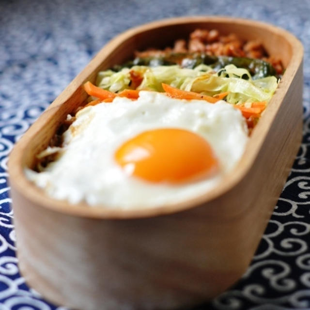 韓国風ナムルたっぷり丼弁当。