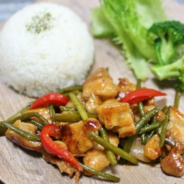 鶏肉とニンニクの芽のコチュジャン炒め