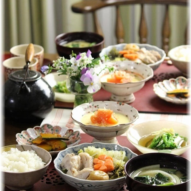 出し殻お肉の　梅昆布煮。　と　献立。